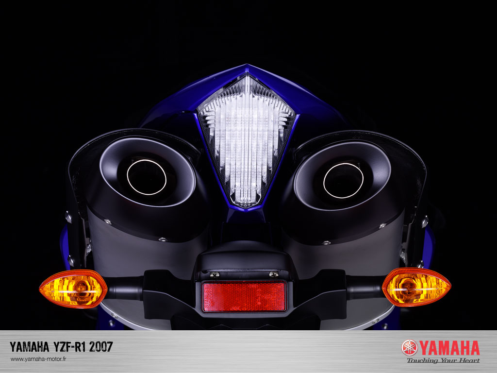 IMAGE(<a href="http://www2.yamaha-motor.fr/actu/IMG/jpg/2007-yamaha-yzf-r1-1024s11.jpg" rel="nofollow">http://www2.yamaha-motor.fr/actu/IMG/jpg/2007-yamaha-yzf-r1-1024s11.jpg</a>)