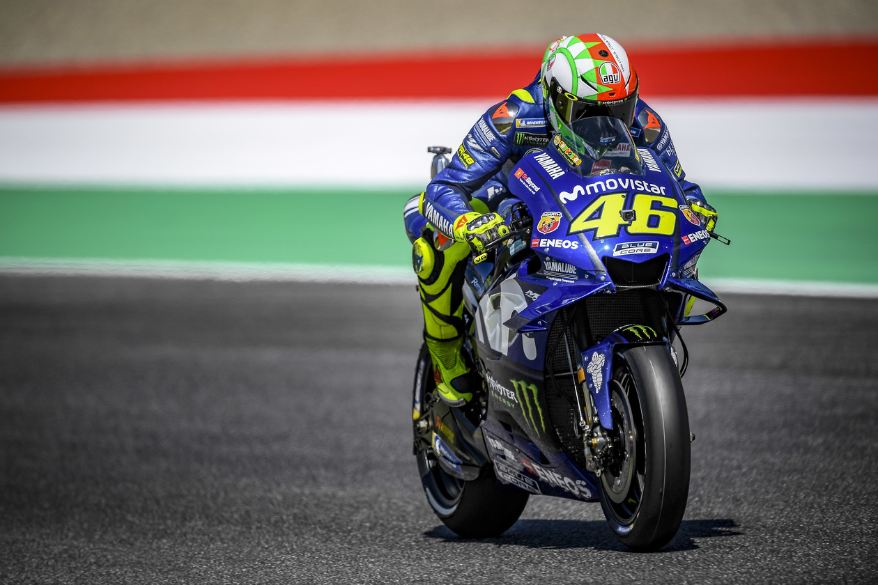 Rossi Yamaha YZR m1 Valentino РѕР±РѕРё