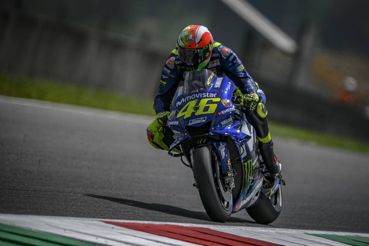 Rossi Yamaha YZR m1 Valentino РѕР±РѕРё