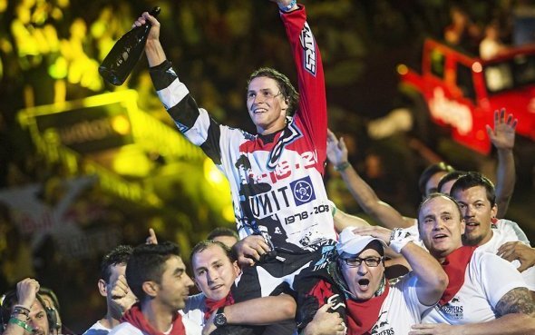 Red Bull X-Fighters 2013 – Madrid-Espagne : Tom Pagès (YZ250) champion 2013 !