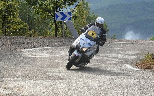 11e Dark Dog Moto Tour/Etape 6 : Denis Bouan (R6) ne lâche rien en arrivant à Toulon !
