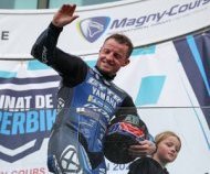Magny-Cours-58 (4/7) : Jeremy Guarnoni (R1) et Mathieu Gines (R1) se parta-gent les podiums !