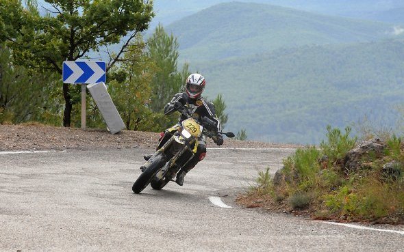 11e Dark Dog Moto Tour/Etape 6 : Denis Bouan (R6) ne lâche rien en arrivant à Toulon !