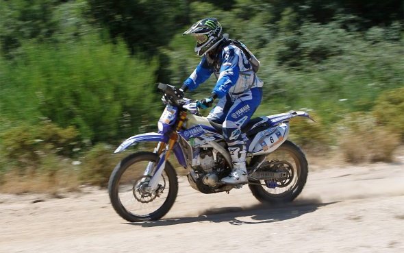 Sardaigne-Italie (3/4)/Etape 3 : Stéphane Peterhansel (YZ250F Motorbike) signe un coup d'éclat à Arbatax !
